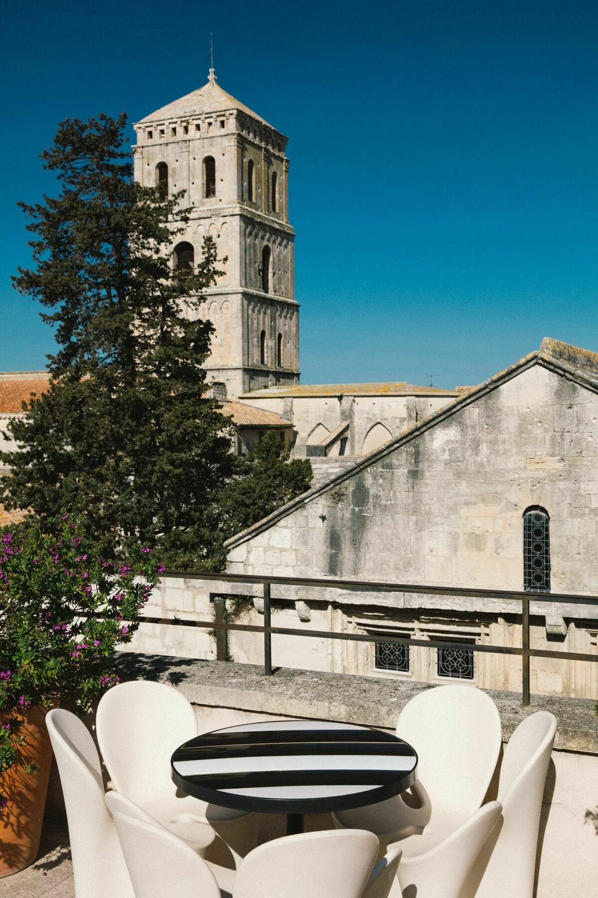 Hôtel Du Cloître Arles Exterior foto